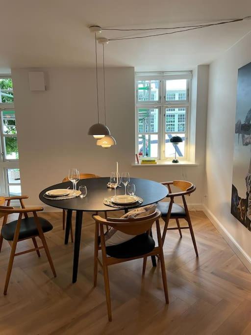 Nyrenoveret Charmerende Lejlighed I Odense C! Apartment ภายนอก รูปภาพ